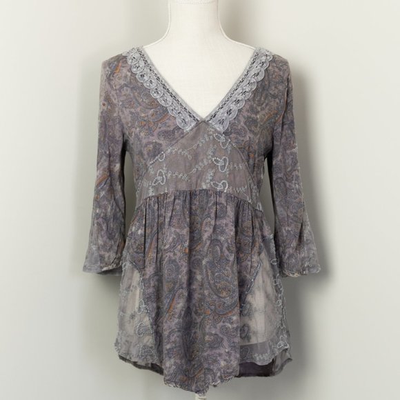 Gimmicks by BKE High Mesh Lace Boho Bell Blouse Top, Women's Sz S Gray/Purple - Picture 1 of 7
